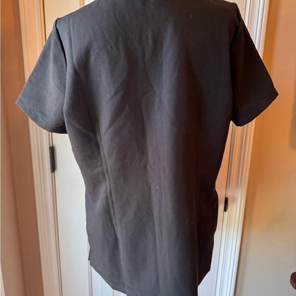 Figs Black V-Neck Scrub Top style # FW1100- medium - Picture 4 of 10